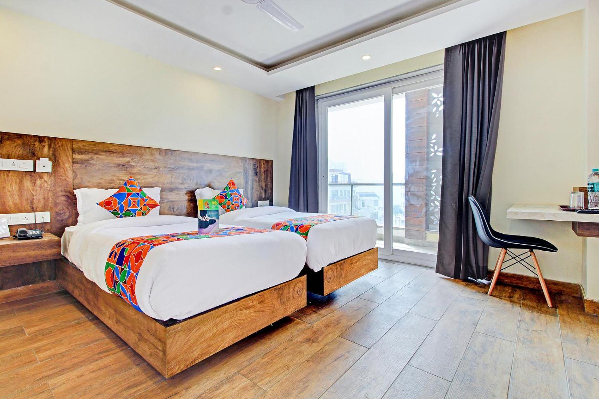 FabHotel Soft Petals Gurgaon Eksteriør billede