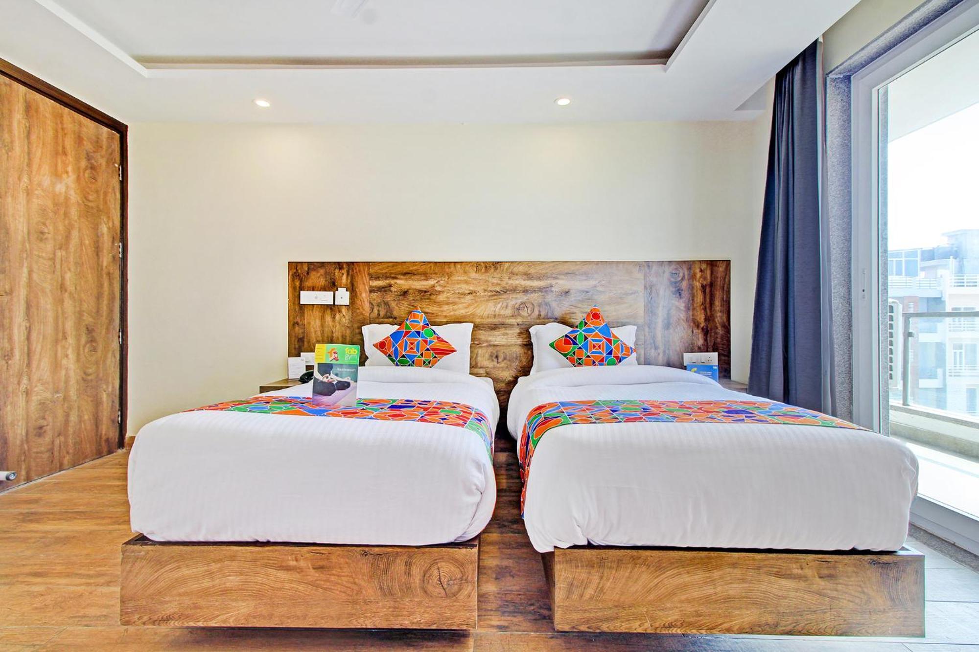 FabHotel Soft Petals Gurgaon Eksteriør billede