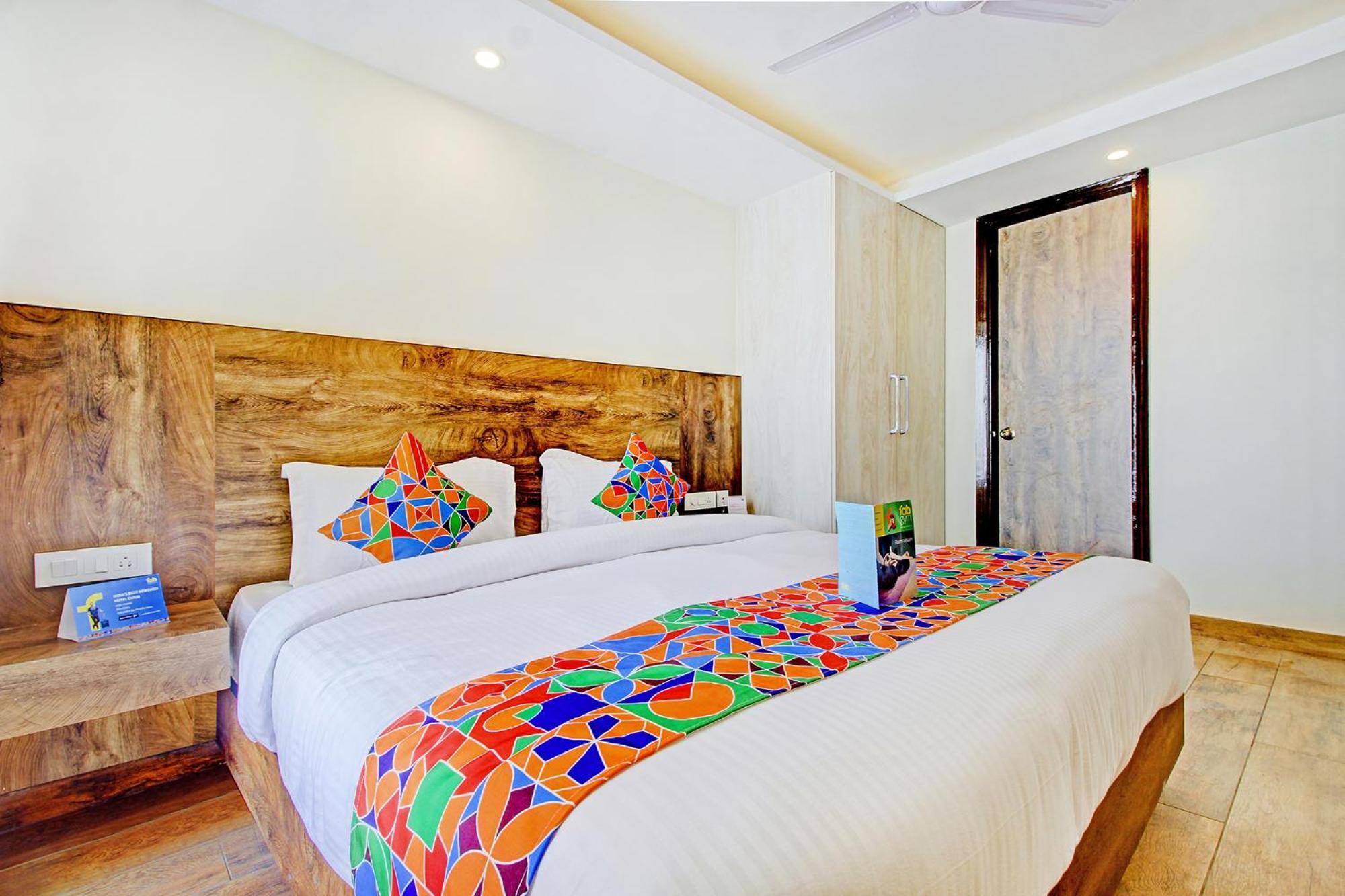 FabHotel Soft Petals Gurgaon Eksteriør billede