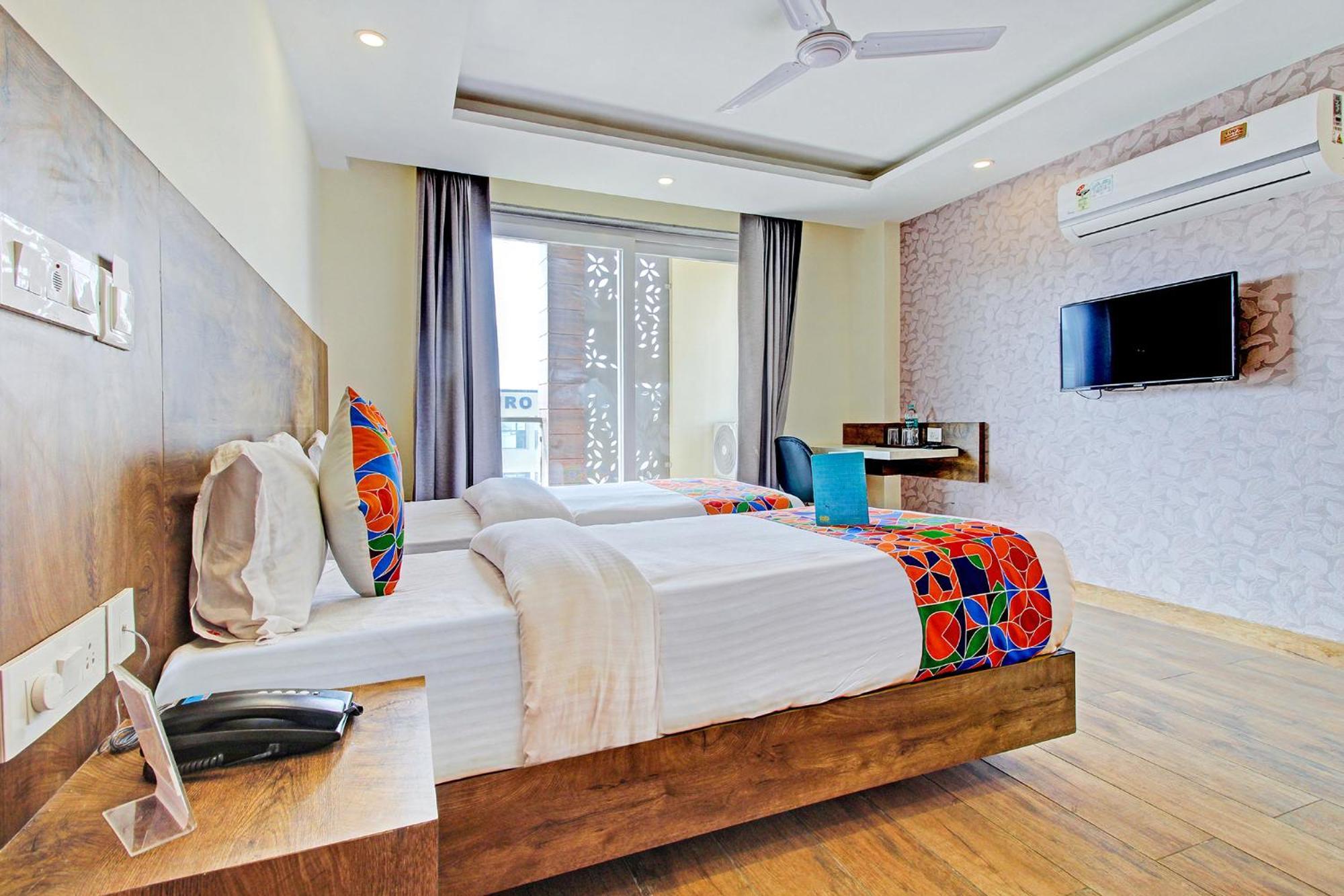 FabHotel Soft Petals Gurgaon Eksteriør billede